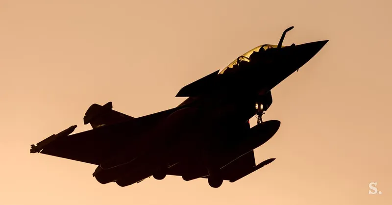 NATO sestrelil dron v Latviji; sumijo rusko elektronsko motenje