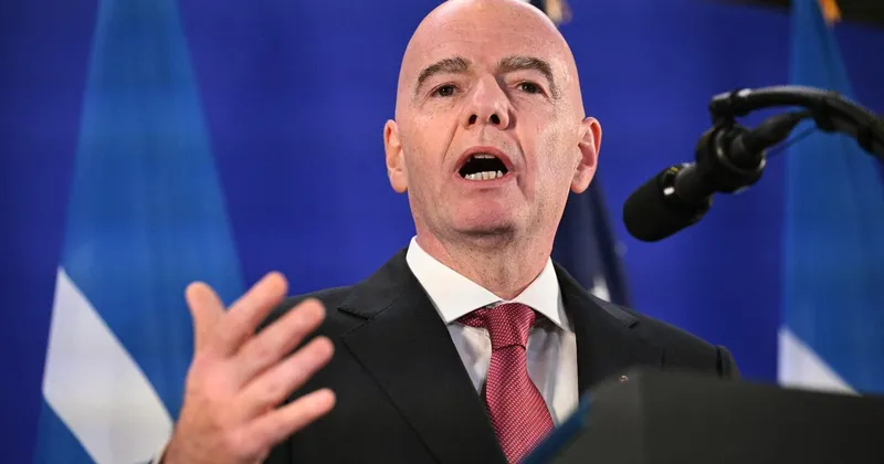 Fifa po kritikah Infantino­vih načrtov končala sodelovanje z Lamourjem