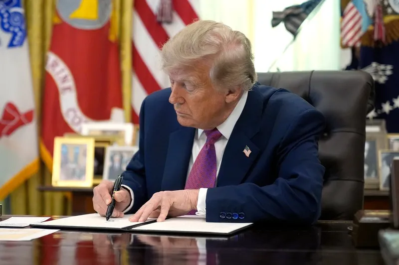 Trump preimenoval jezero Ontario, Kanada potezo zavrnila