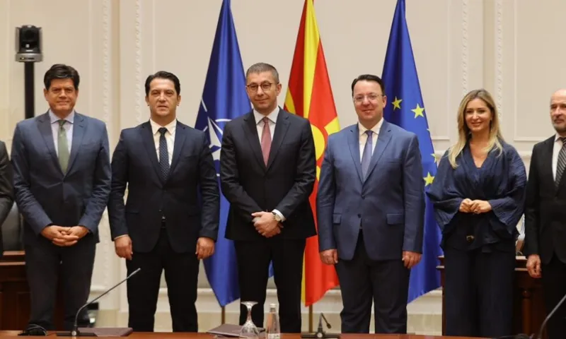 Потпишан договор за изградба на автопатот Скопје-Блаце вреден 220 милиони евра