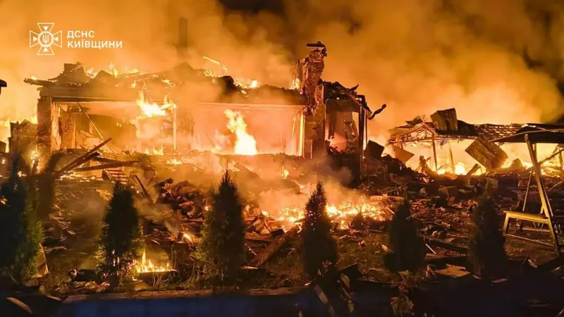 Ruski nočni napadi na Kijev terjali najmanj štiri življenja