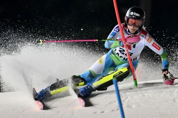 Mikaela Shiffrin zmagala v Flachauu, Nika Tomšič do prvih točk v karieri