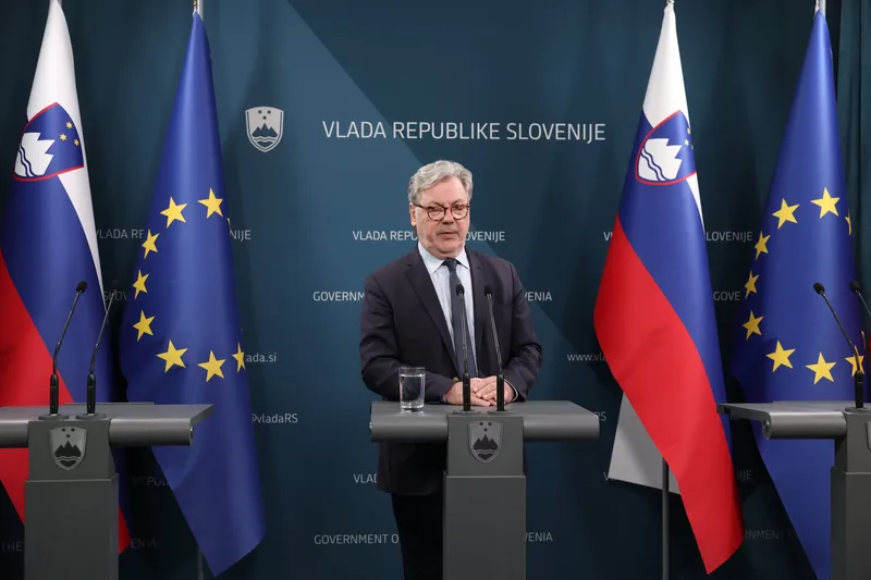 Svet za nacionalno varnost obravnaval poročilo o manipulaciji volilnih posnetkov