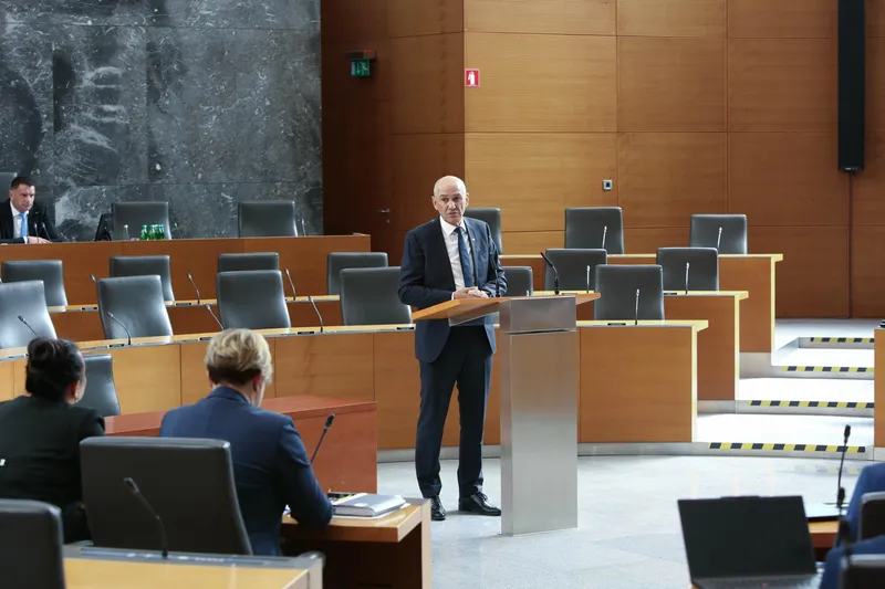 DZ obravnava rebalans proračuna: Janša očita predhodni vladi slabo načrtovanje