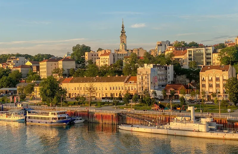 ЕК разгледува суспензија на 1,5 милијарди евра за Србија поради назадување