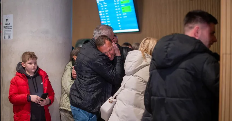 Slovenija zaključila evakuacijo državljanov iz Dubaja in Omana s sedmimi leti